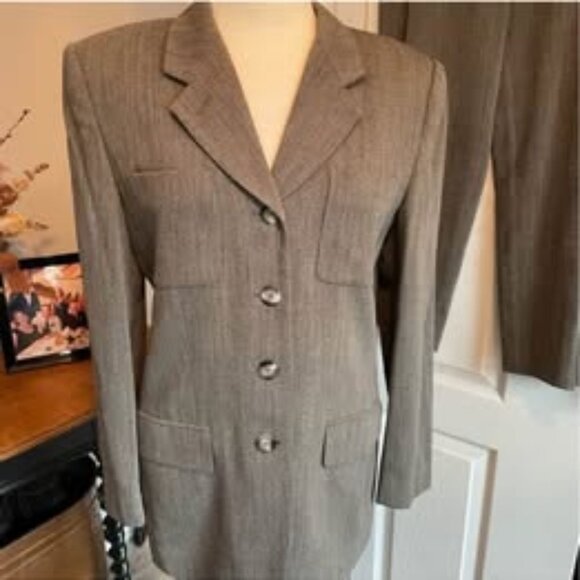 Jones New York Size 10. Vintage Pant Suit Brown. 2 pieces. Jacket & Trousers. - Picture 1 of 6